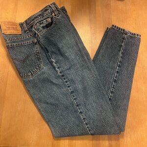 Levi’s women’s 512 vintage slim fit taper leg blue medium wash size 11 M